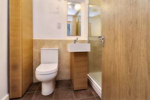 En-suite- click for photo gallery